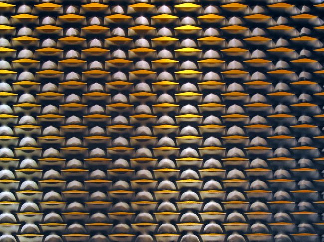 WC Container Einbau im Keller von Restaurant Giesserei Oerlikon mit Streckmetall und Licht