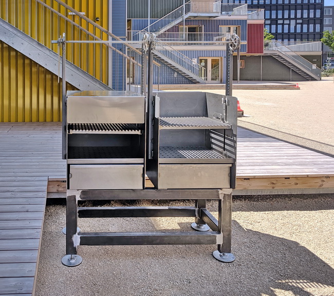 holzkohle gastrogrill mit abdeckung kurbel 01