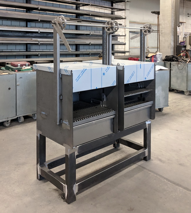 holzkohle gastrogrill mit abdeckung kurbel 06