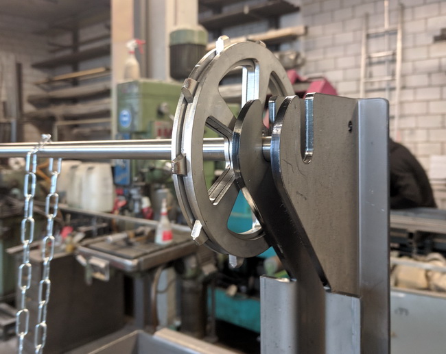 holzkohle gastrogrill mit abdeckung kurbel 07