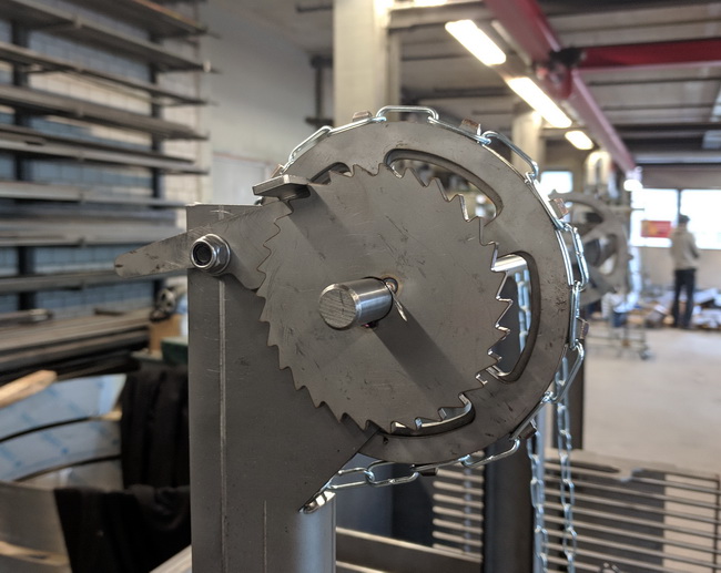 holzkohle gastrogrill mit abdeckung kurbel 08