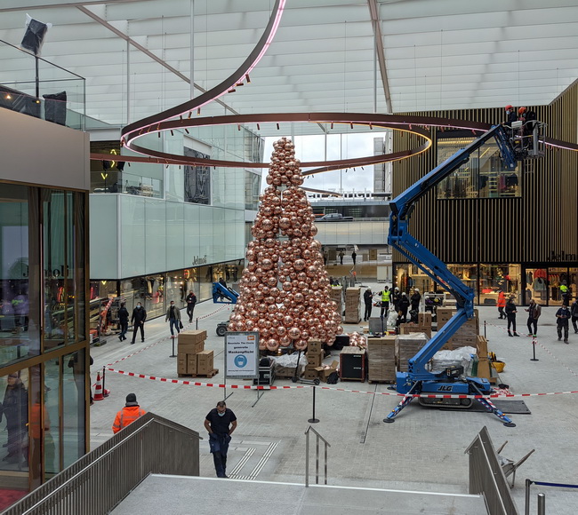 unterbau weihnachtsbaum the circle sparkling tree 09